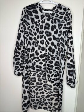 SHEIN Black & White Leopard Print Long Sleeve Top
